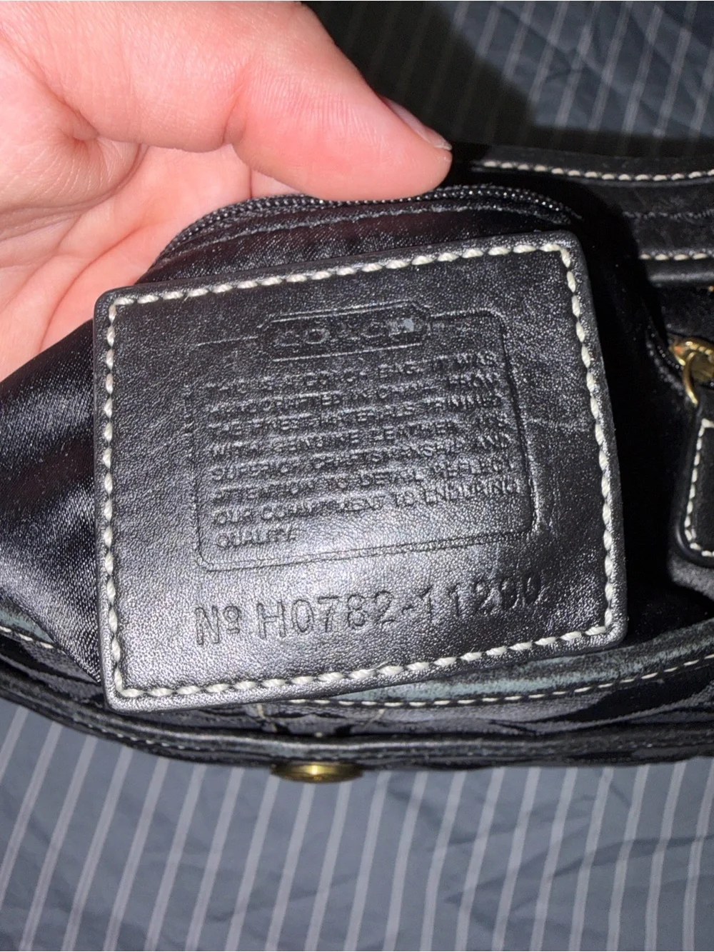 VINTAGE COACH HOBO SHOULDER BAG IN BLACK SIGNATURE JACQUARD